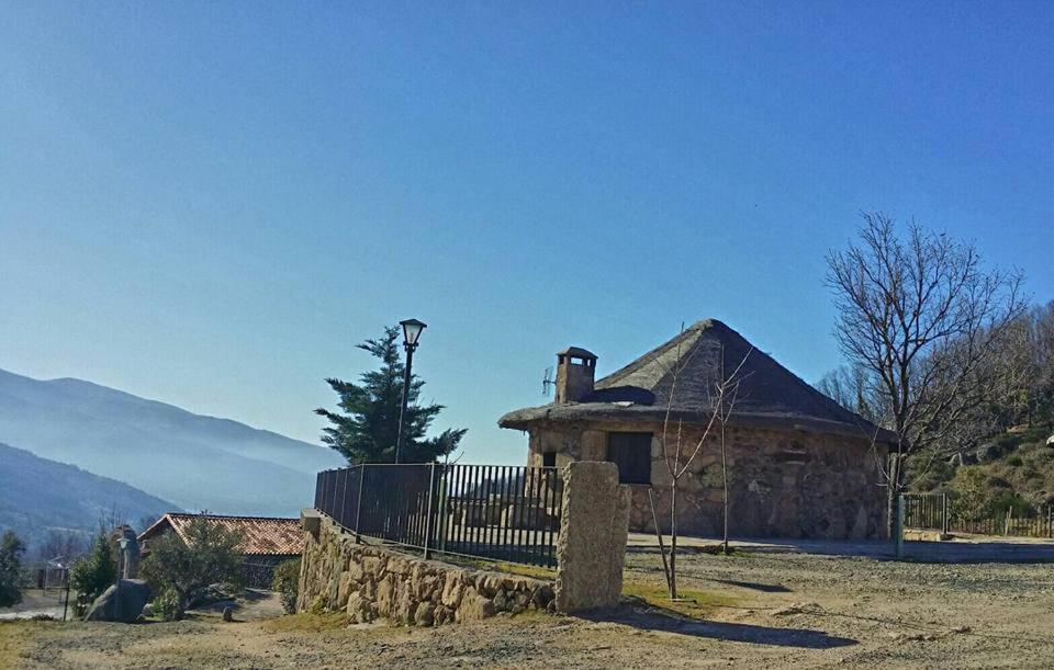 Albergue El Solitario Banos De Montemayor Esterno foto